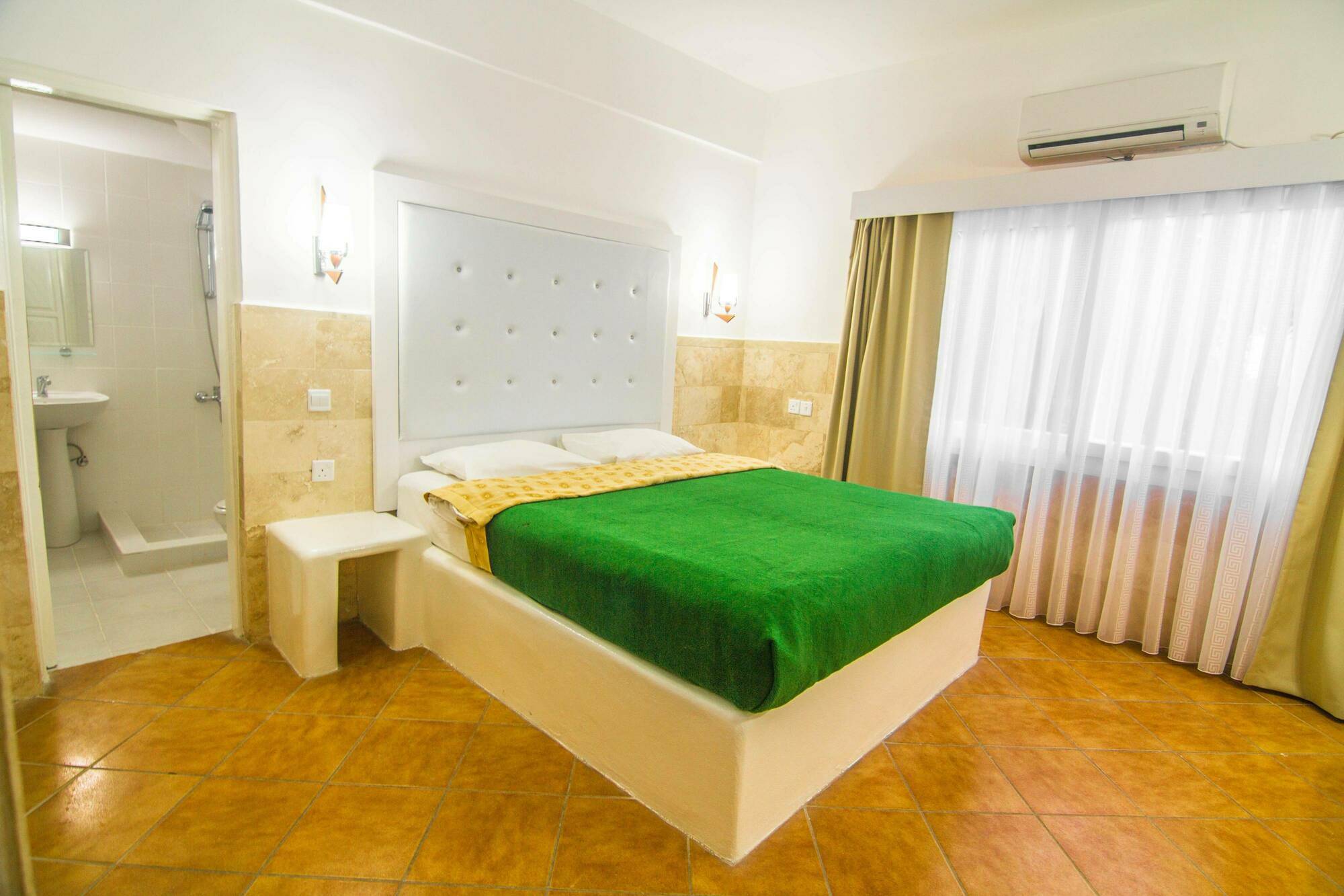 The Pine Bay Club Hotel Girne Buitenkant foto